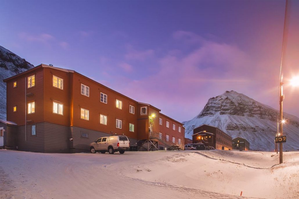 Gjestehuset 102 by Ruslan Merzlyakov