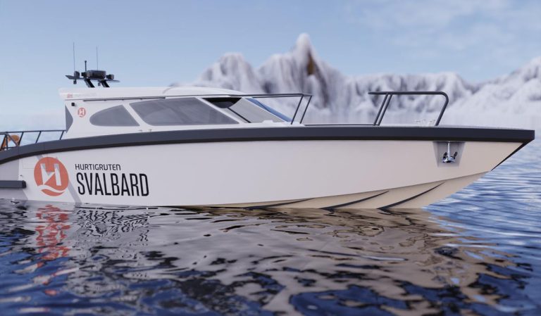 Visit in Ny Alesund with the hybrid boat Kvitbjorn 2